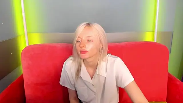 Snapshot of AlessaKiss chatting on 05.21.26 AlessaKiss online show from 05.21.26