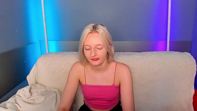 Snapshot of AlessaKiss chatting on 05.30.26 AlessaKiss online show from 05.30.26