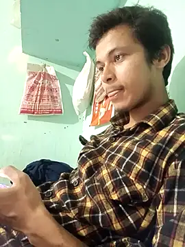 Snapshot of maxmishra18 chatting on 10.25.25 maxmishra18 online show from 10.25.25