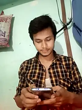 Snapshot of maxmishra18 chatting on 11.14.25 maxmishra18 online show from 11.14.25