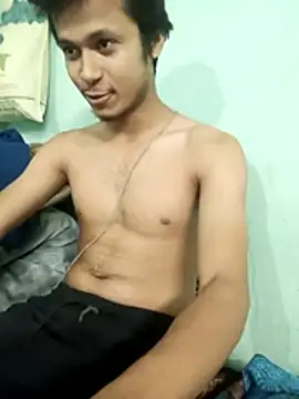 Snapshot of maxmishra18 chatting on 11.16.25 maxmishra18 online show from 11.16.25