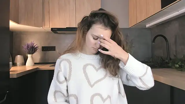 Snapshot of FoxFever chatting on 12.02.25 FoxFever online show from 12.02.25