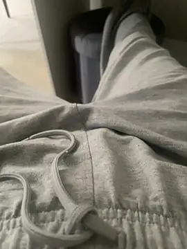 Snapshot of NayaValen chatting on 11.21.25 NayaValen online show from 11.21.25