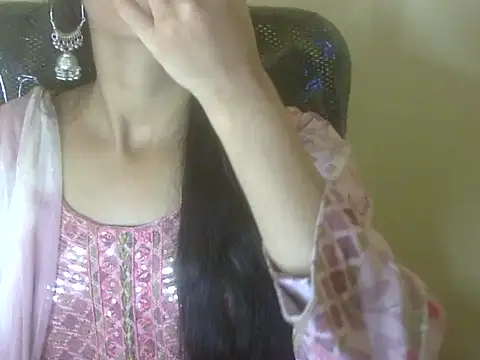 Snapshot of Shezi_N chatting on 10.22.25 Shezi N online show from 10.22.25