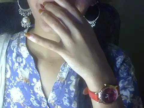 Snapshot of Shezi_N chatting on 10.22.25 Shezi N online show from 10.22.25