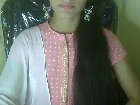 Snapshot of Shezi_N chatting on 10.24.25 Shezi N online show from 10.24.25