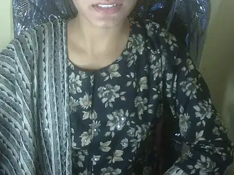 Snapshot of Shezi_N chatting on 11.06.25 Shezi N online show from 11.06.25