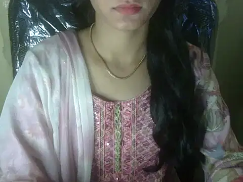 Snapshot of Shezi_N chatting on 11.16.25 Shezi N online show from 11.16.25