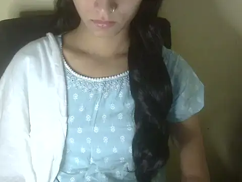 Snapshot of Shezi_N chatting on 11.17.25 Shezi N online show from 11.17.25