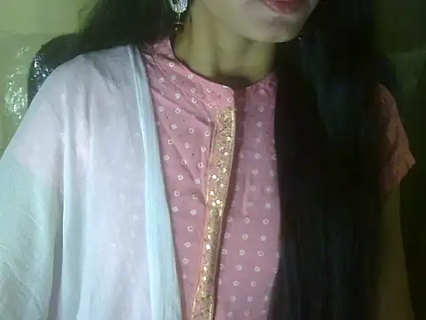 Snapshot of Shezi_N chatting on 11.24.25 Shezi N online show from 11.24.25