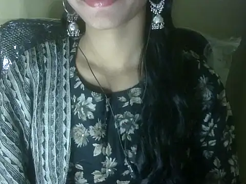 Snapshot of Shezi_N chatting on 11.27.25 Shezi N online show from 11.27.25