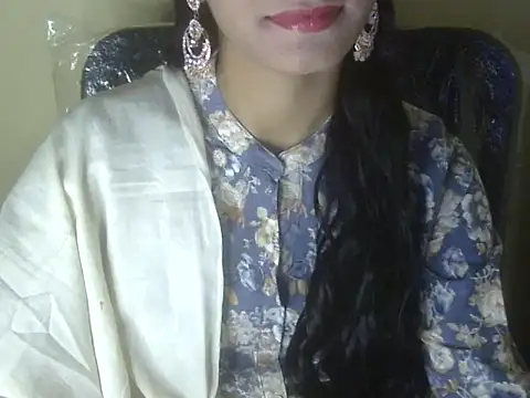 Snapshot of Shezi_N chatting on 11.29.25 Shezi N online show from 11.29.25