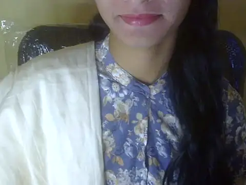 Snapshot of Shezi_N chatting on 11.30.25 Shezi N online show from 11.30.25