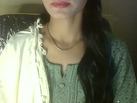 Snapshot of Shezi_N chatting on 12.02.25 Shezi N online show from 12.02.25