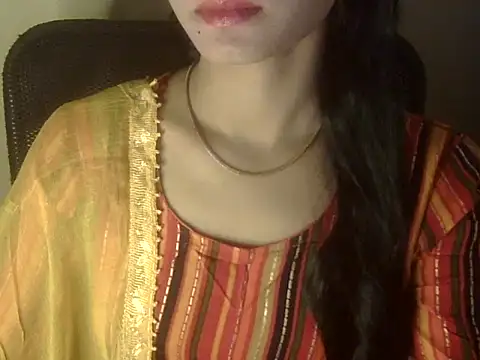 Snapshot of Shezi_N chatting on 12.14.25 Shezi N online show from 12.14.25