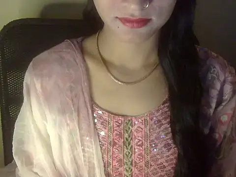 Snapshot of Shezi_N chatting on 12.19.25 Shezi N online show from 12.19.25