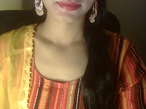 Snapshot of Shezi_N chatting on 12.21.25 Shezi N online show from 12.21.25