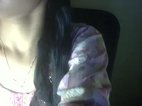 Snapshot of Shezi_N chatting on 12.22.25 Shezi N online show from 12.22.25