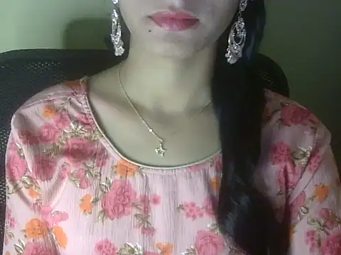 Snapshot of Shezi_N chatting on 01.12.26 Shezi N online show from 01.12.26