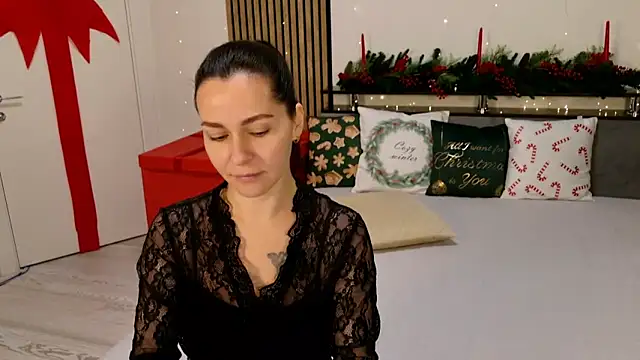 DitaNoir online show from 12.18.25