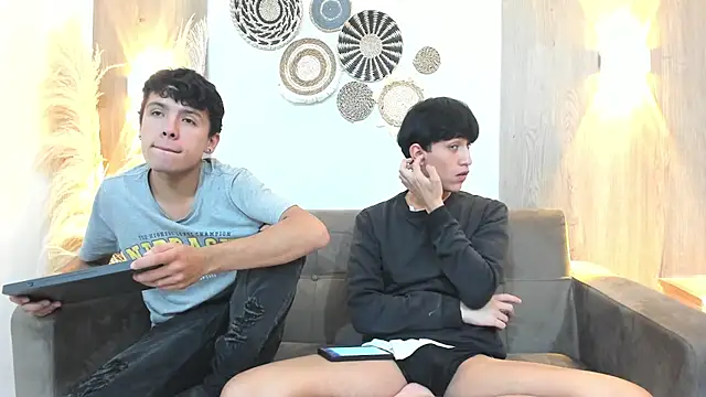 hoot booys  online show from 11.21.25