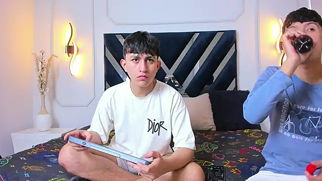 hoot booys  online show from 05.07.26