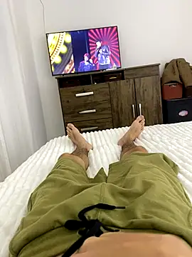 leozin01 online show from 11.06.25