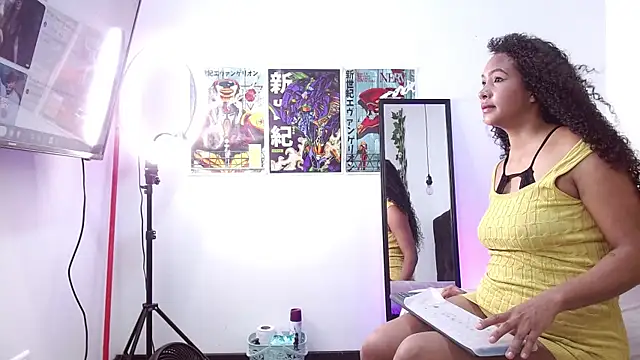 Snapshot of Liora_Rayne chatting on 10.18.25 Liora Rayne online show from 10.18.25