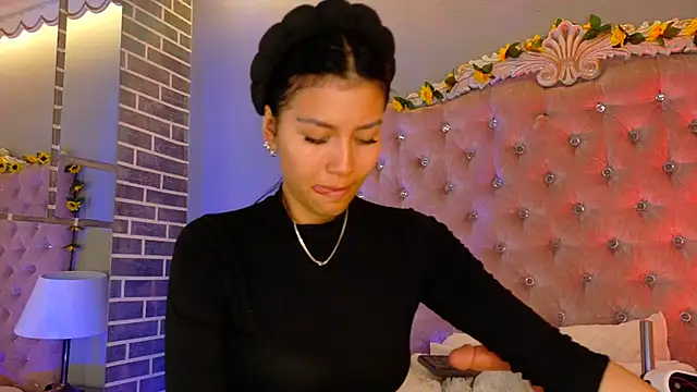 Snapshot of TanyaBello chatting on 05.19.26 TanyaBello online show from 05.19.26