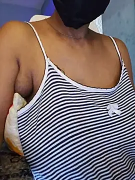 Snapshot of Desi_Maya69 chatting on 06.26.26 Desi Maya69 online show from 06.26.26