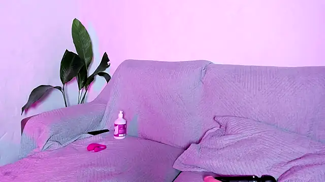 Snapshot of Elli_Chique chatting on 12.01.25 Elli Chique online show from 12.01.25