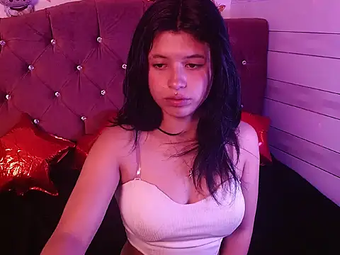 petite coral online show from 11.07.25