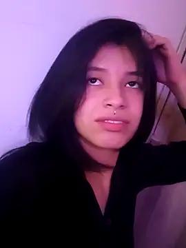 petite coral online show from 12.21.25