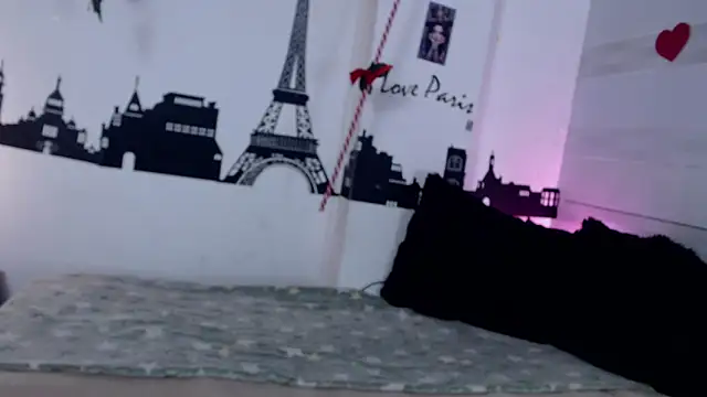 petite coral online show from 04.25.26