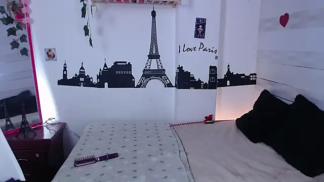 petite coral online show from 04.30.26