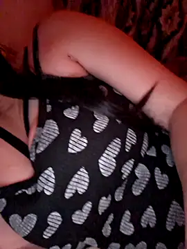 Snapshot of Ariana381 chatting on 11.05.25 Ariana381 online show from 11.05.25