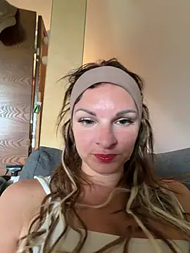 kinkysarahx online show from 05.17.26