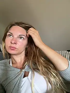 kinkysarahx online show from 07.14.26
