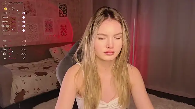 EvelynSin online show from 10.20.25