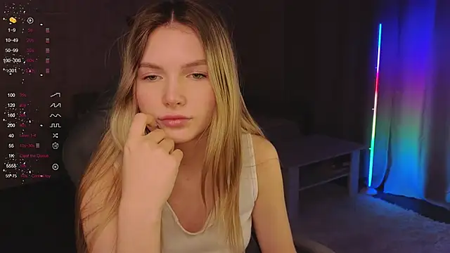 EvelynSin online show from 11.30.25