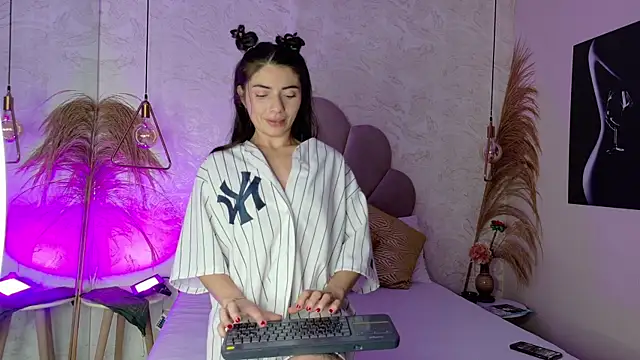 BlueHazel online show from 10.21.25