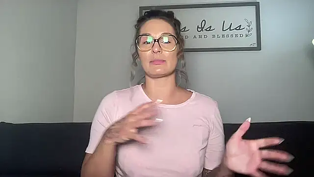 Mandyrheaa online show from 11.06.25