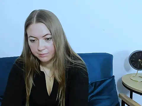 LeaNaughty online show from 10.27.25