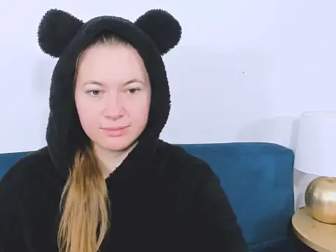 LeaNaughty online show from 12.15.25