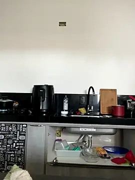 NatashaAzura online show from 11.18.25