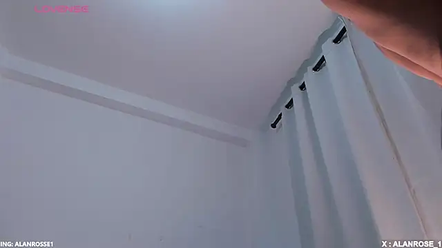 Snapshot of AlanRose01 chatting on 10.18.25 AlanRose01 online show from 10.18.25