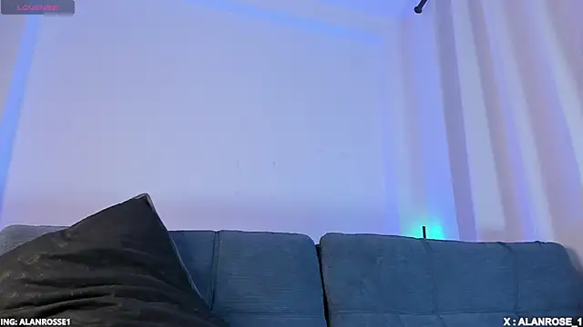 Snapshot of AlanRose01 chatting on 10.19.25 AlanRose01 online show from 10.19.25