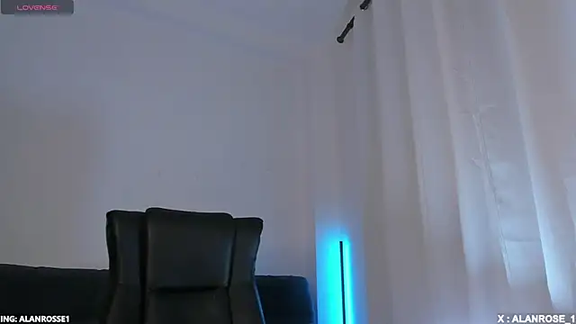 Snapshot of AlanRose01 chatting on 10.25.25 AlanRose01 online show from 10.25.25