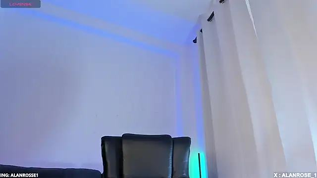 Snapshot of AlanRose01 chatting on 10.26.25 AlanRose01 online show from 10.26.25