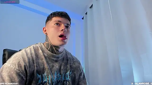 Snapshot of AlanRose01 chatting on 10.31.25 AlanRose01 online show from 10.31.25